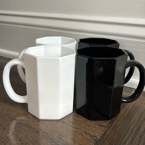 Vintage set of 4 Arcoroc Octime glass mugs,2 black, 2 white, 3.75”” tall, France